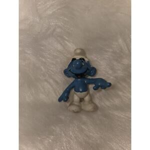 Vintage The Smurfs Blue Plastic Figurine
